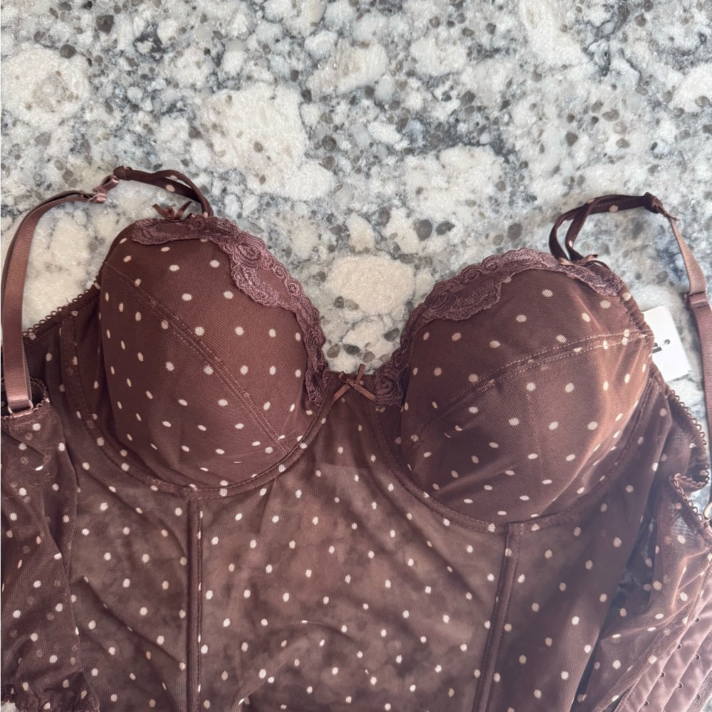 Donna Loren Bustier